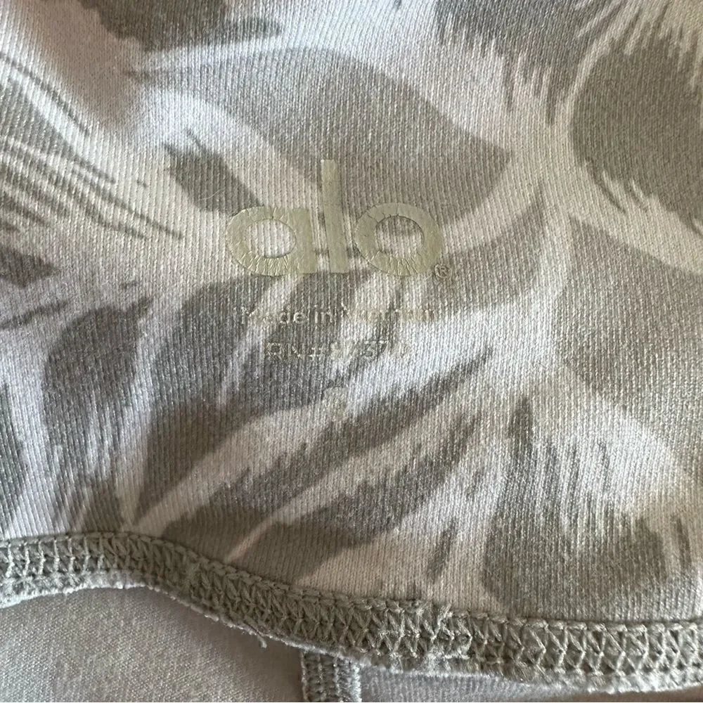 Alo Yoga Goddess palm leaf leggings size small